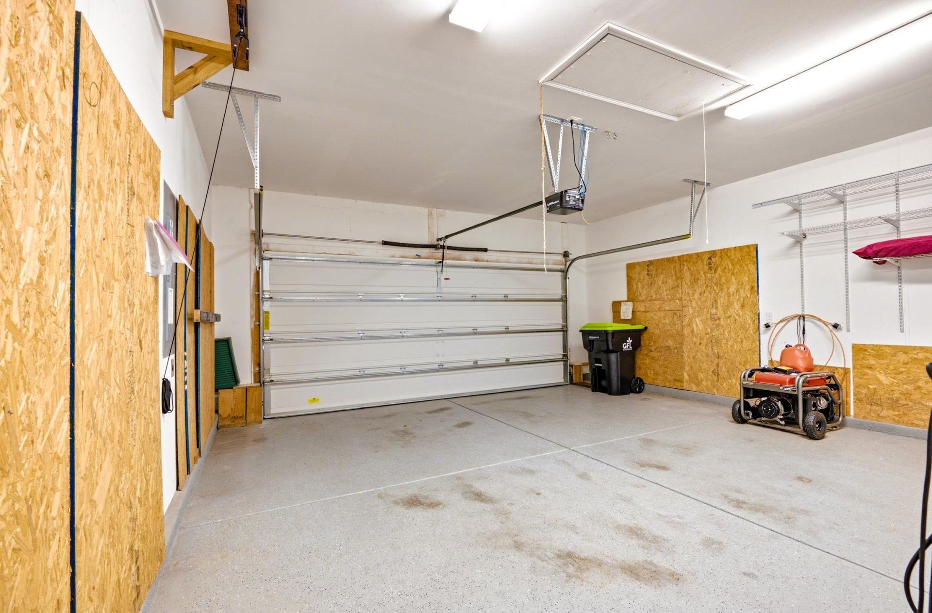 242 Hyacinth Loop Photo 47