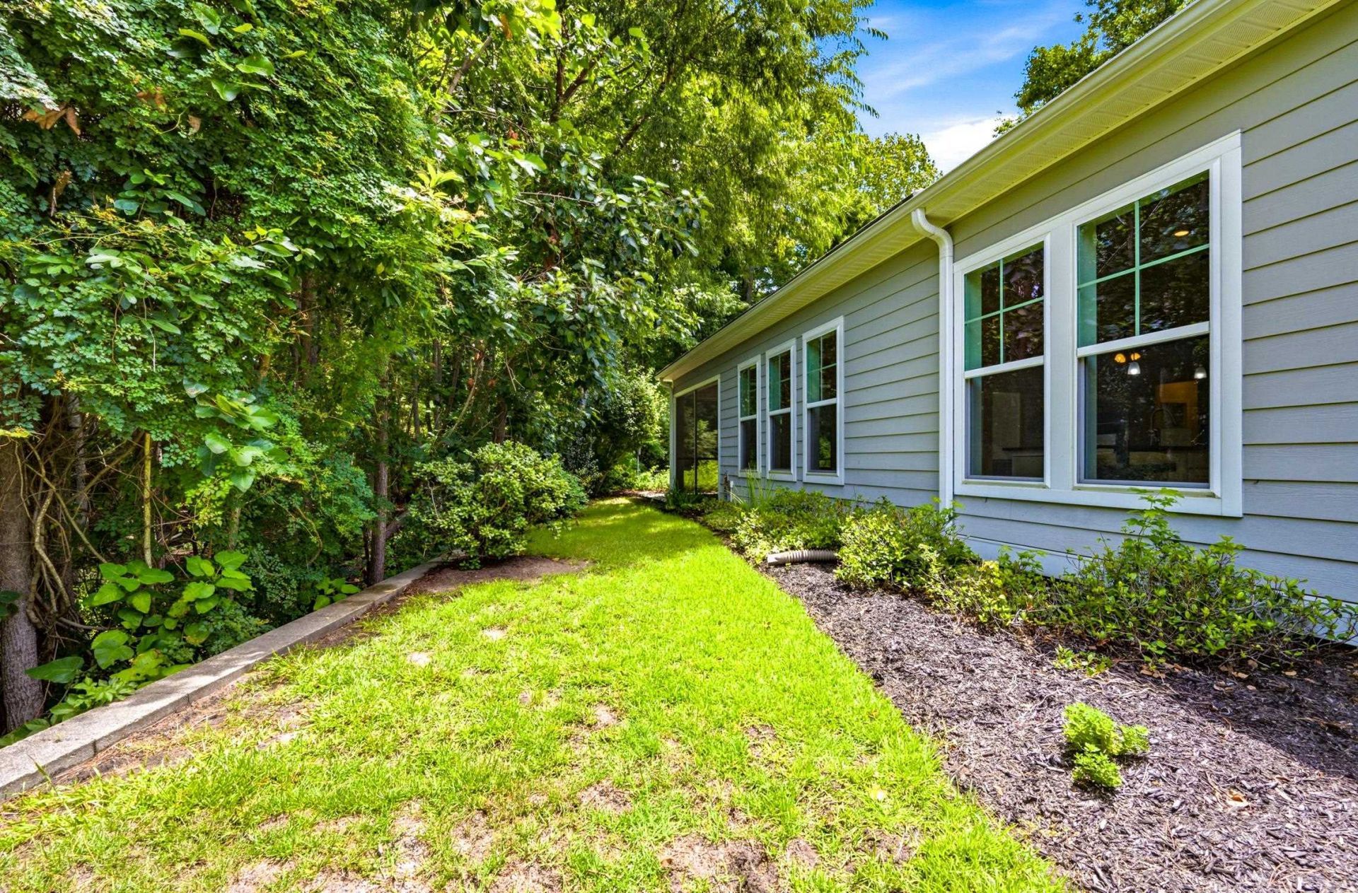 242 Hyacinth Loop Photo 53