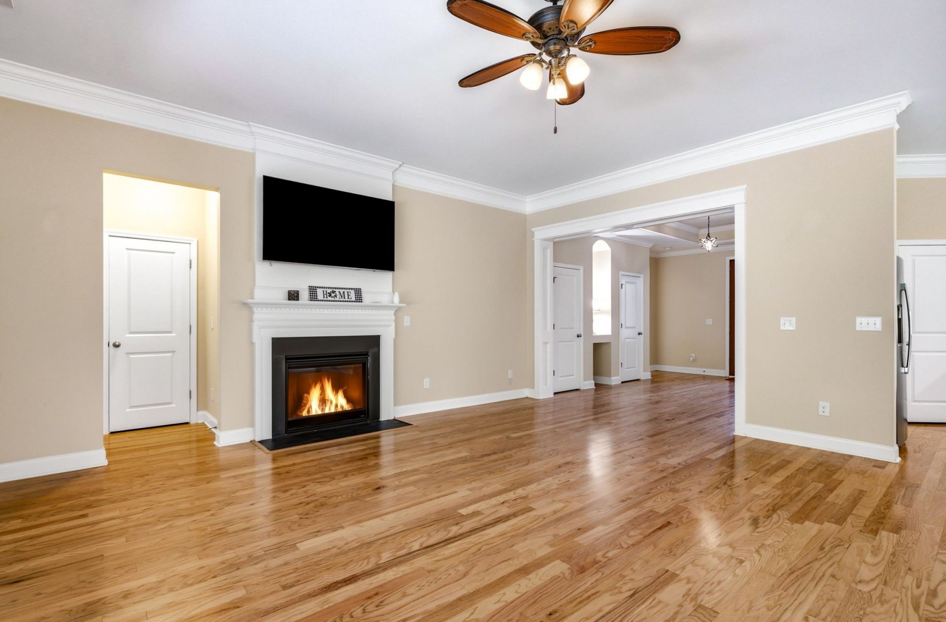 242 Hyacinth Loop Photo 8