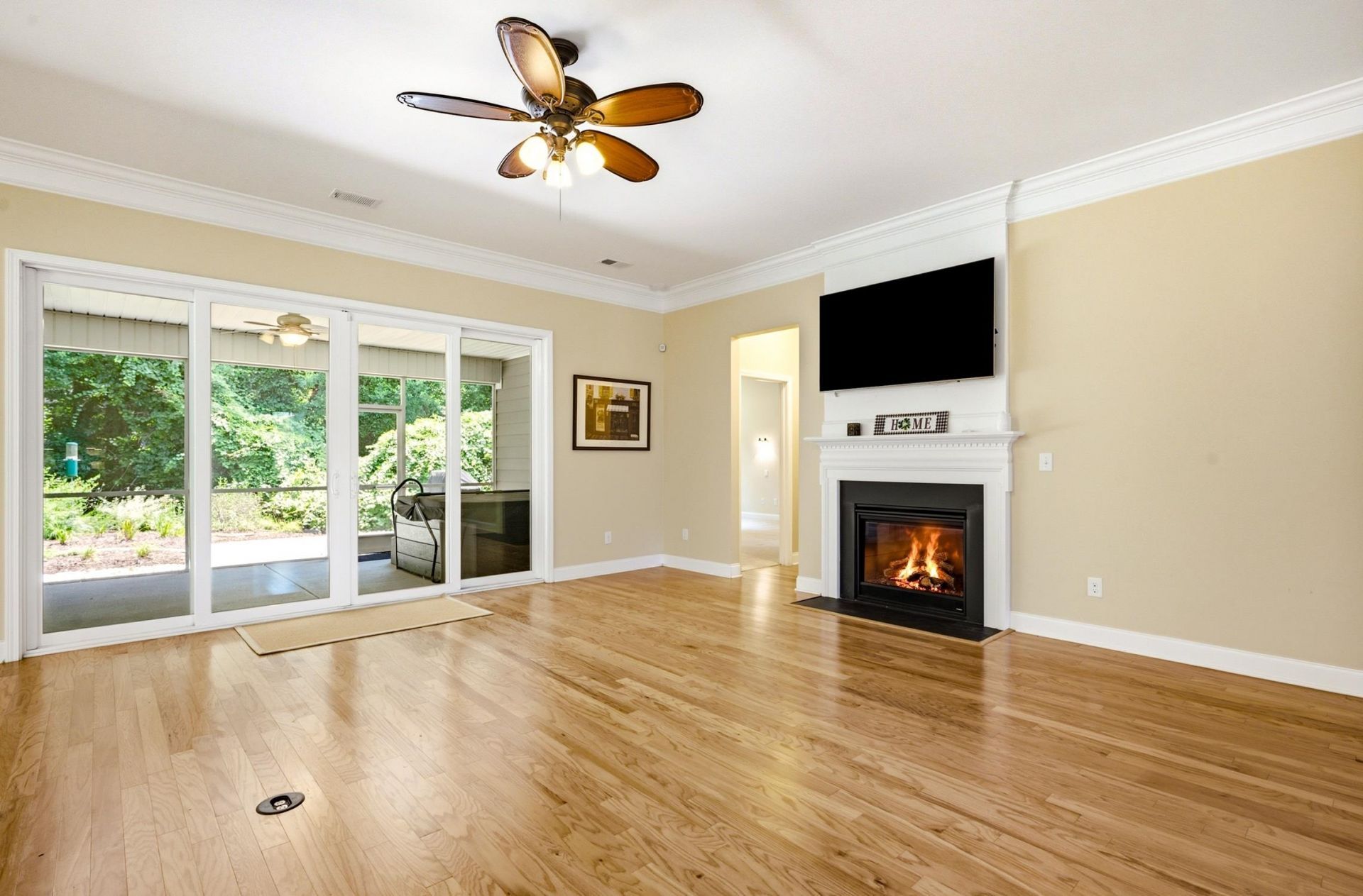 242 Hyacinth Loop Photo 9