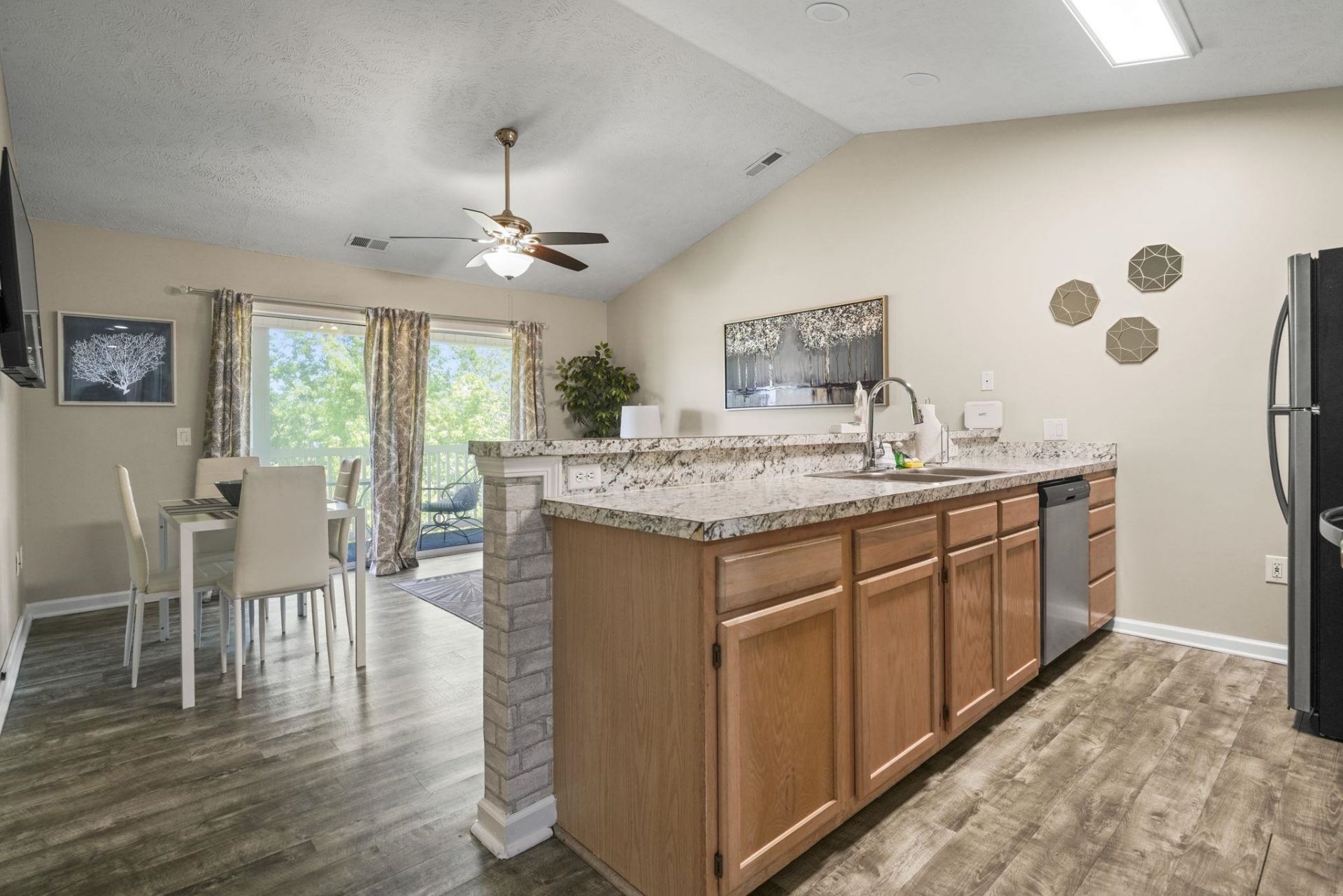 533 White River Dr. Photo 12