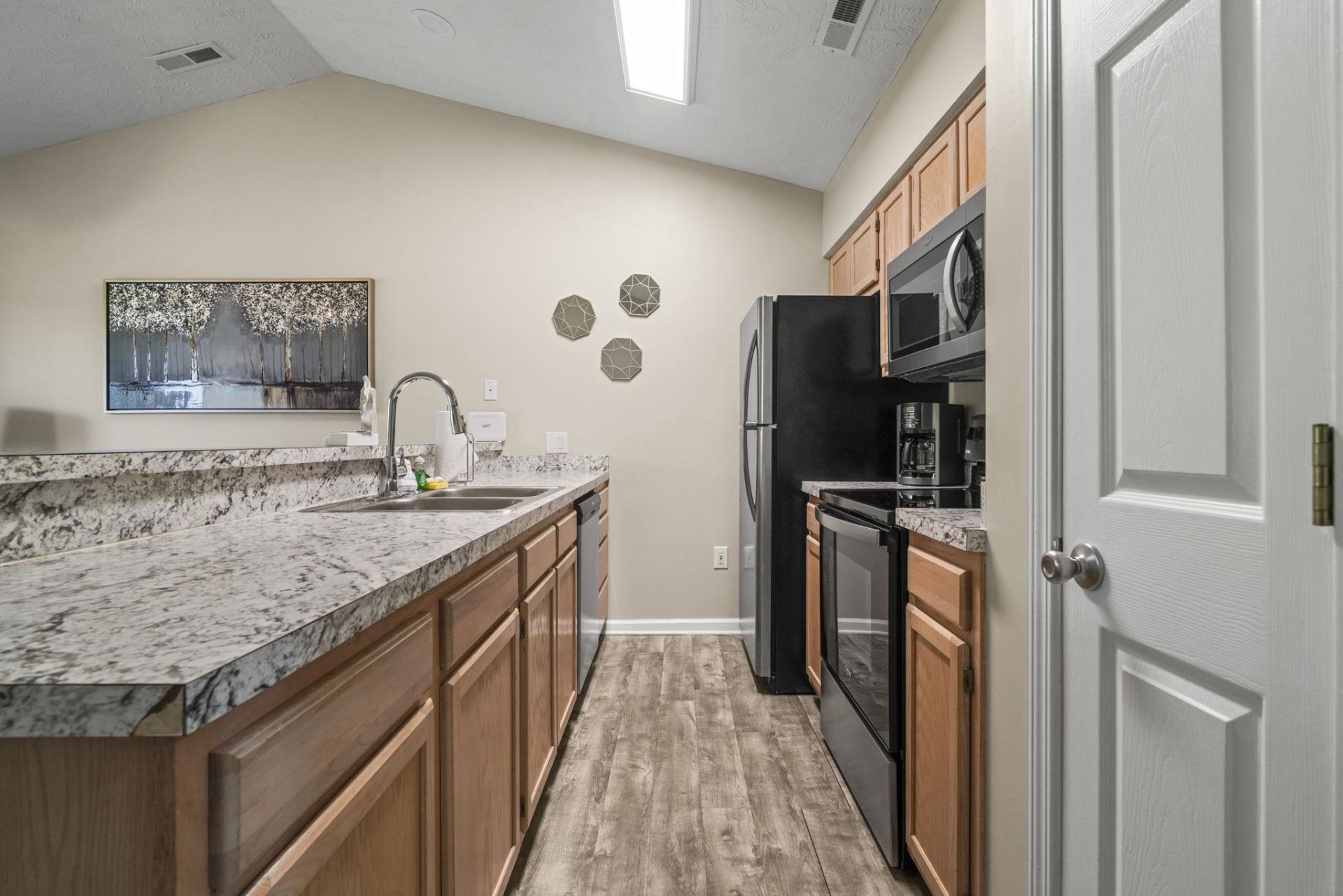 533 White River Dr. Photo 13