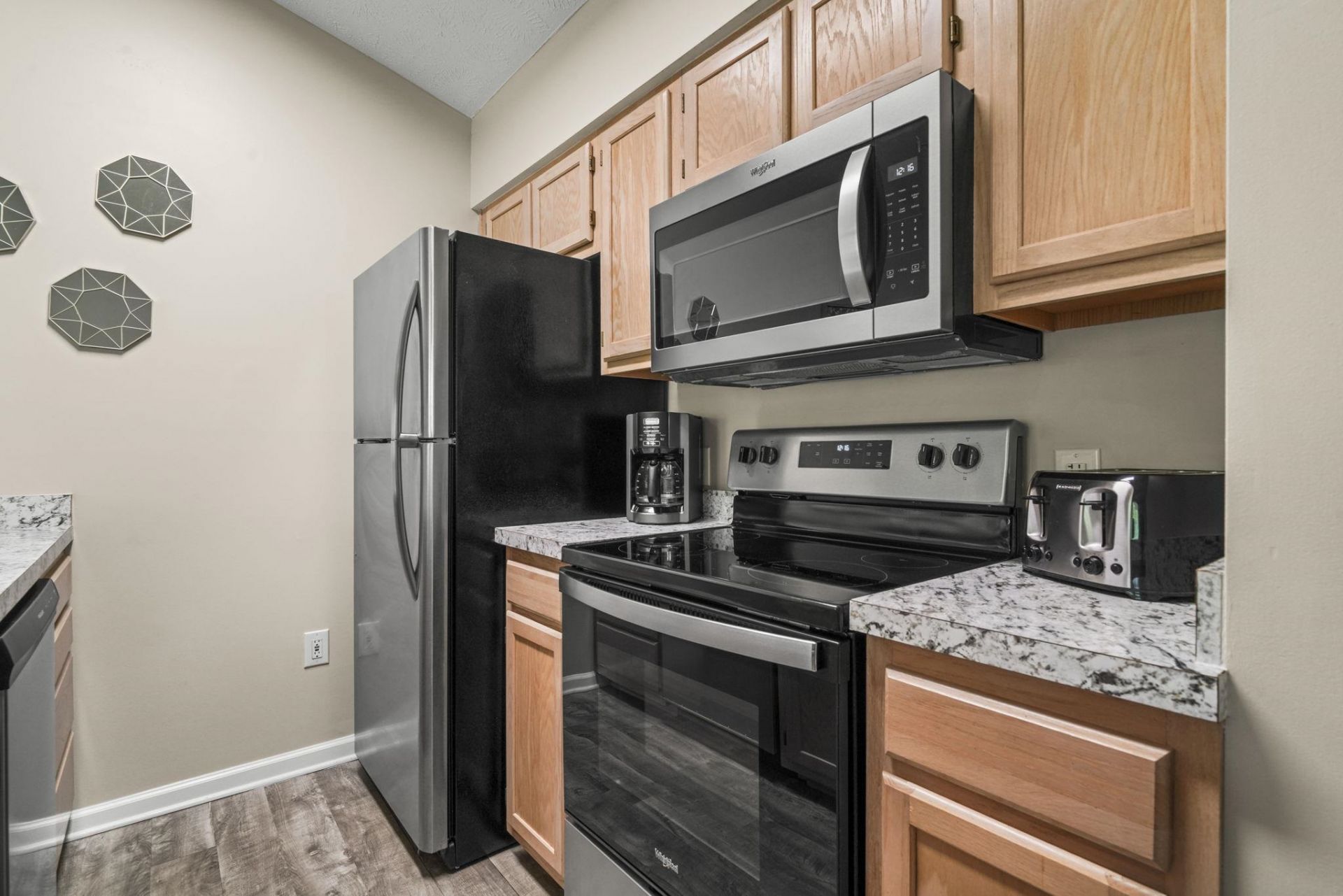 533 White River Dr. Photo 15