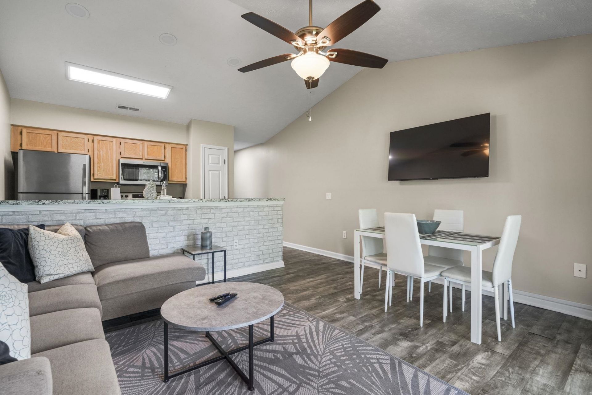 533 White River Dr. Photo 23