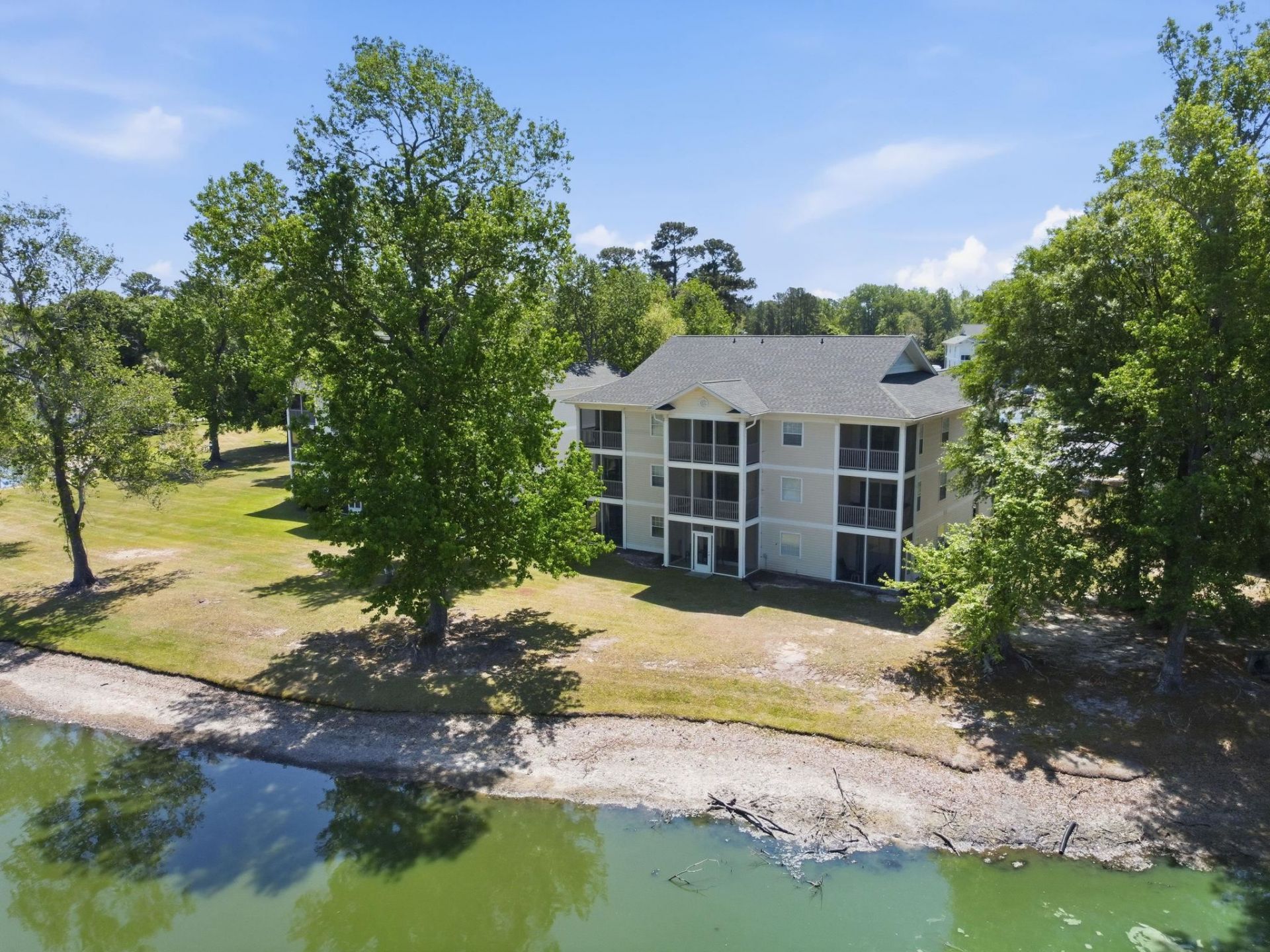 533 White River Dr. Photo 6