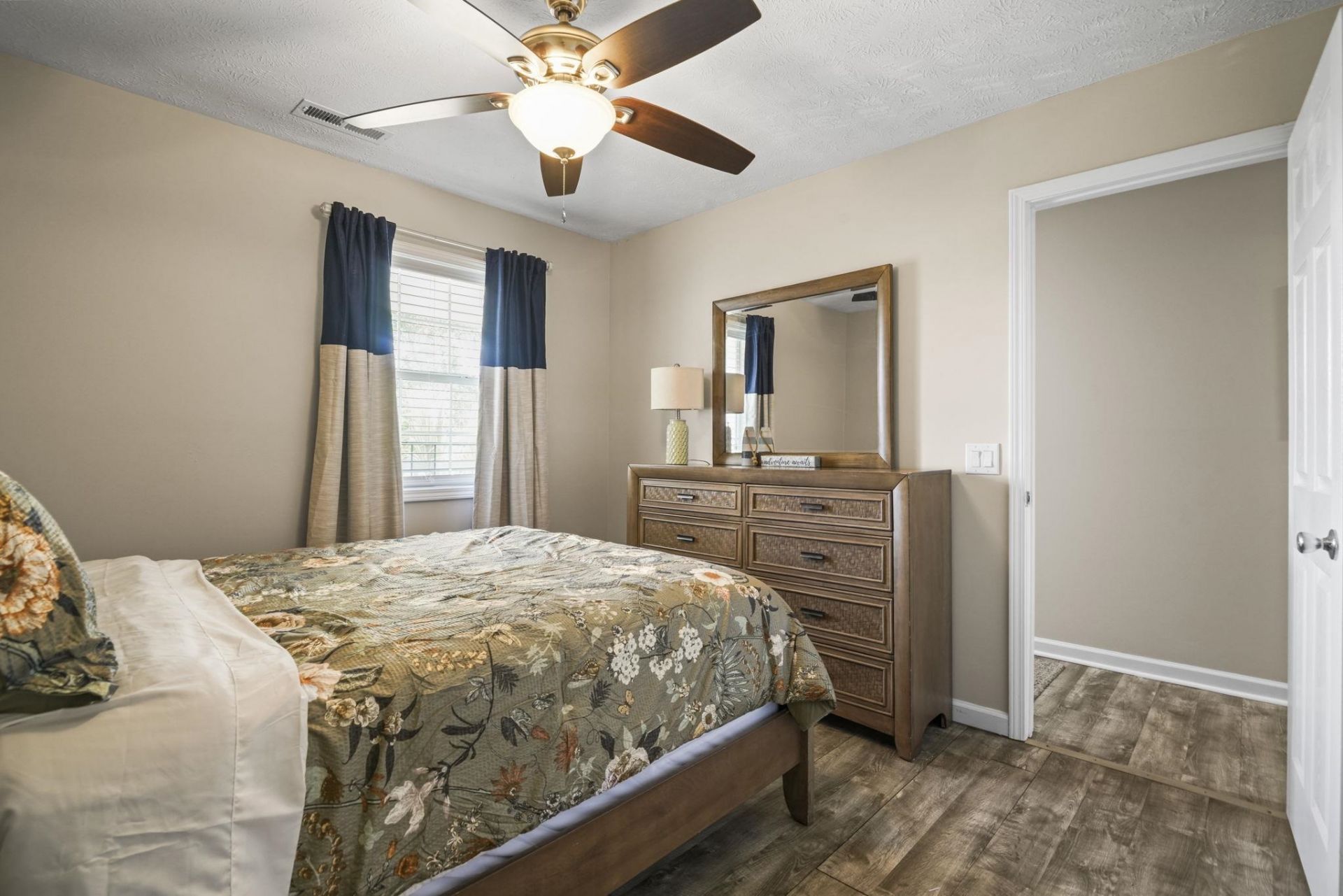 533 White River Dr. Photo 8