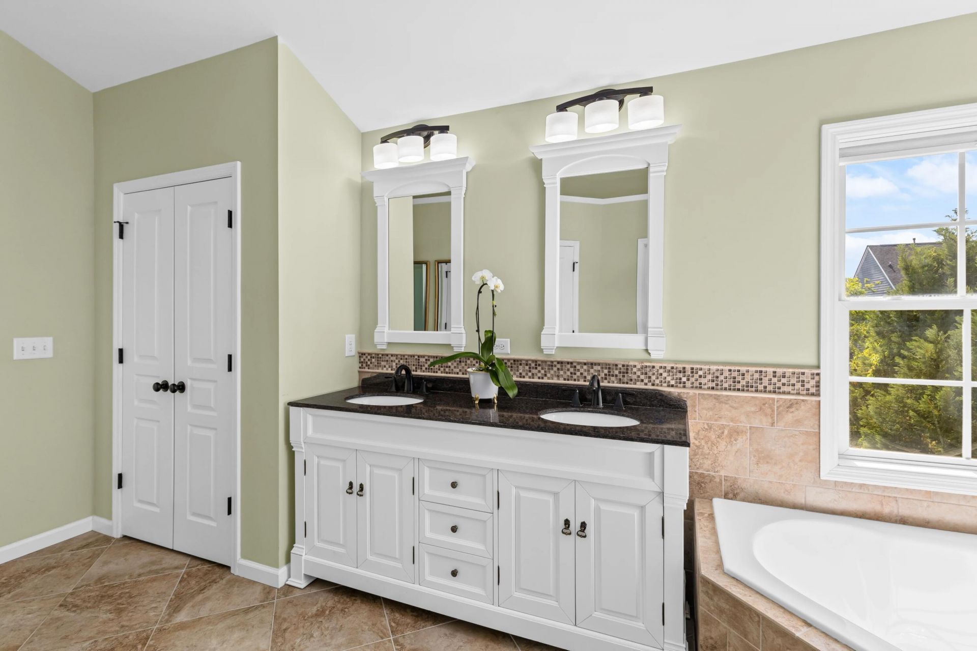 408 Milner Court Photo 22