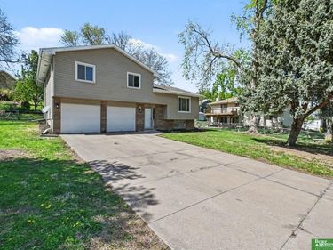 906 Overland Trail , Papillion, NE 68046
