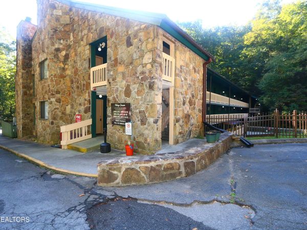1435 Wiley Oakley Drive, Gatlinburg, TN 37738