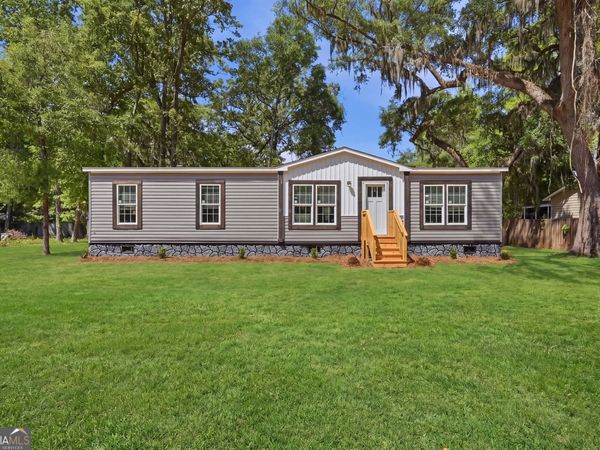 161 CC Jones Avenue, Midway, GA 31320