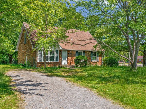 397 Elaine Dr, Clarksville, TN 37042