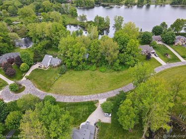 Mallards Landing , Highland Twp, MI 48357