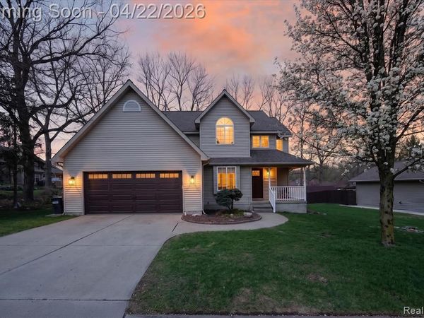 410 Bent Oak Street, Fenton, MI 48430