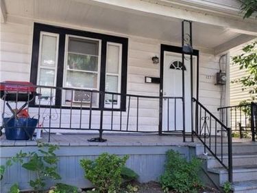 127 Royal Avenue , Buffalo, NY 14207