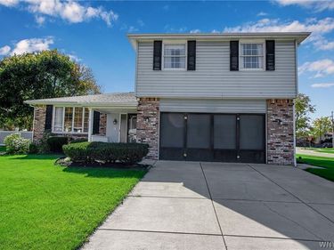 4 Windtree Lane , Buffalo, NY 14224