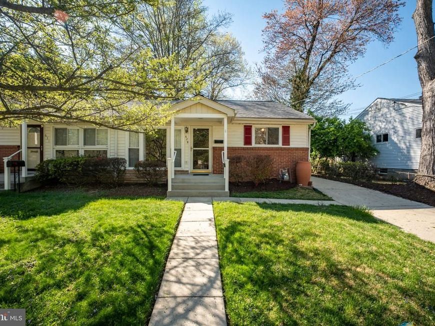 629 W Lynfield Drive, Rockville, MD 20850 Main Photo