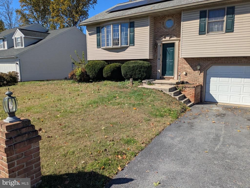 1125 ASHBOURNE DRIVE , READING, PA 19605