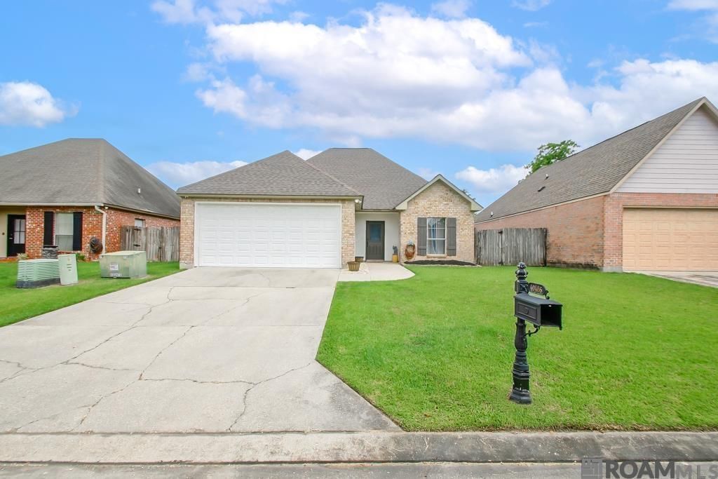 40486 Cross Ridge Ave, Gonzales, LA 70737 Main Photo