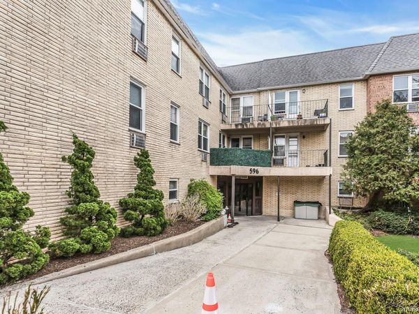 596 Broadway , Unit 17A, Lynbrook, NY 11563