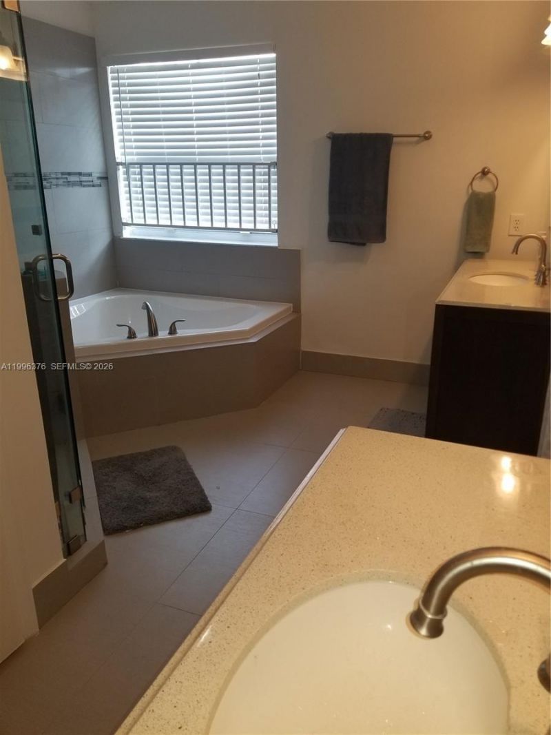 4719 NW 96th Pl , Doral, FL 33178 Photo