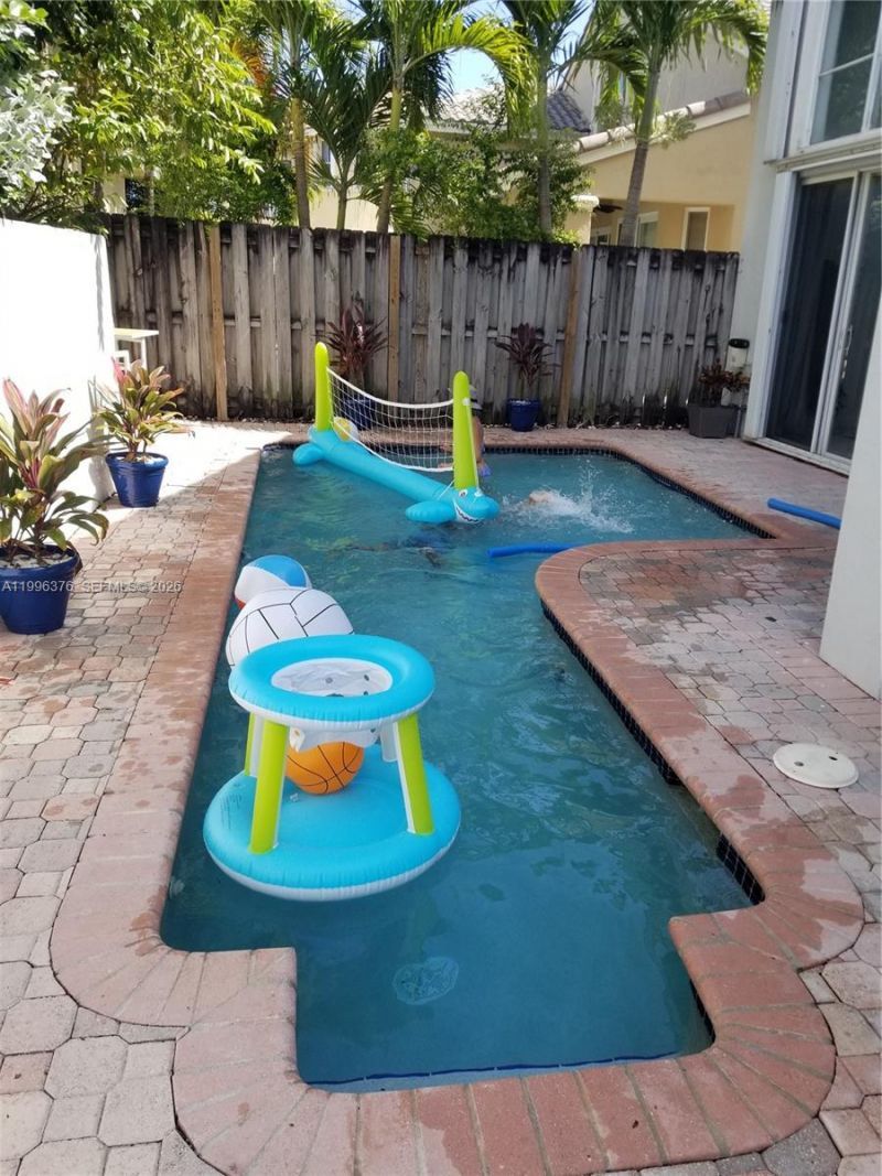 4719 NW 96th Pl , Doral, FL 33178 Photo