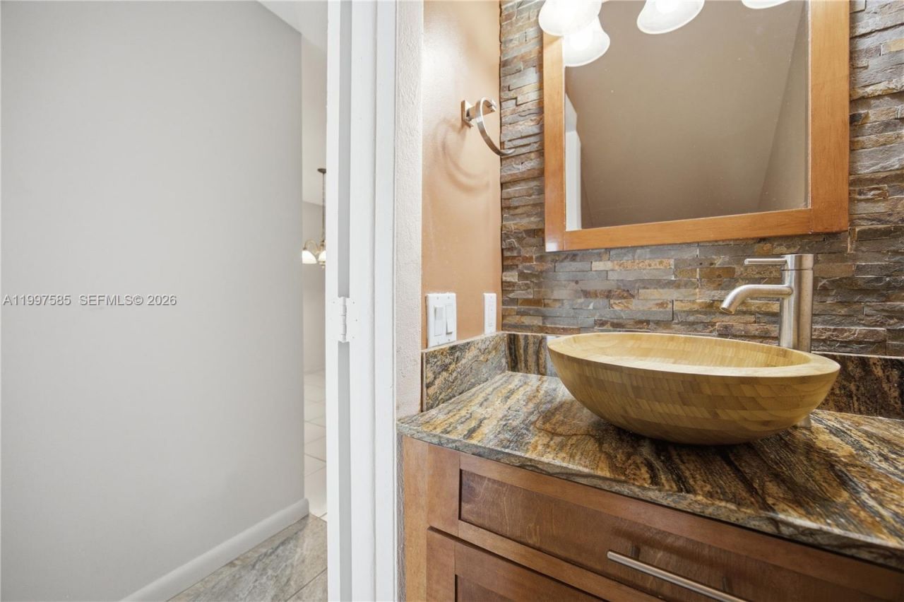 690 SE 23rd Ave, Unit 4, Pompano Beach, FL 33062 Photo