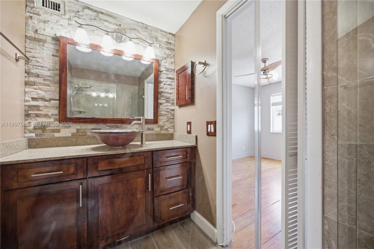690 SE 23rd Ave, Unit 4, Pompano Beach, FL 33062 Photo