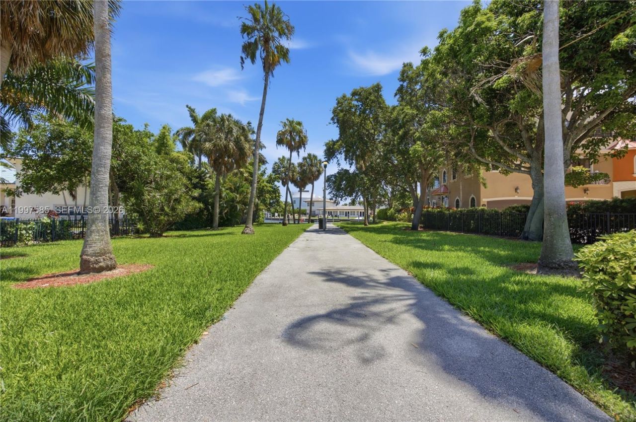 690 SE 23rd Ave, Unit 4, Pompano Beach, FL 33062 Photo