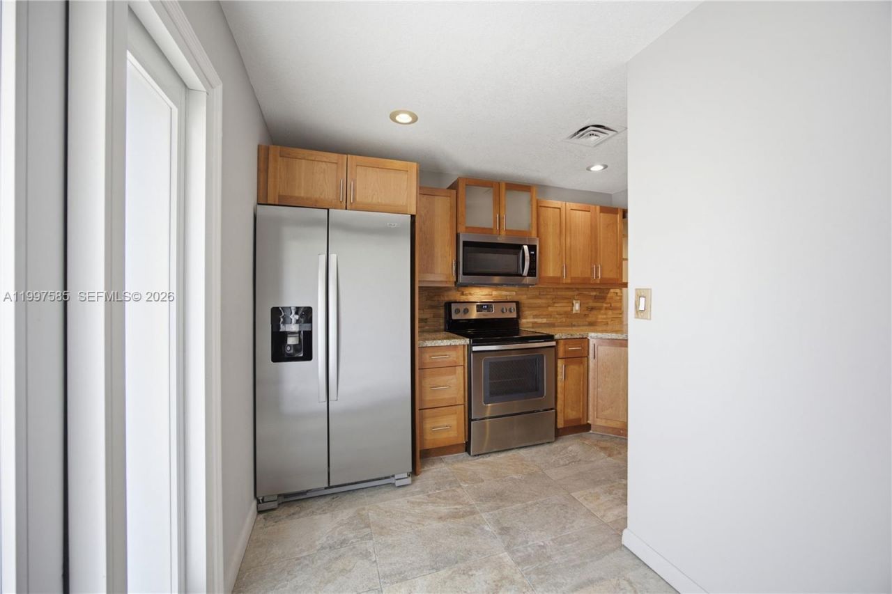 690 SE 23rd Ave, Unit 4, Pompano Beach, FL 33062 Photo