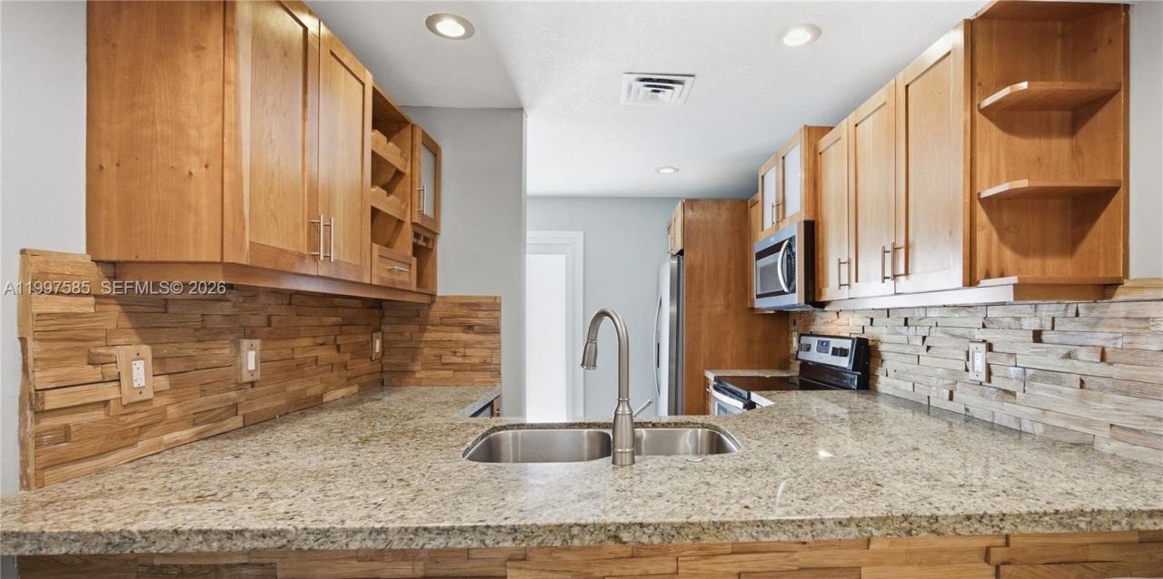 690 SE 23rd Ave, Unit 4, Pompano Beach, FL 33062 Photo