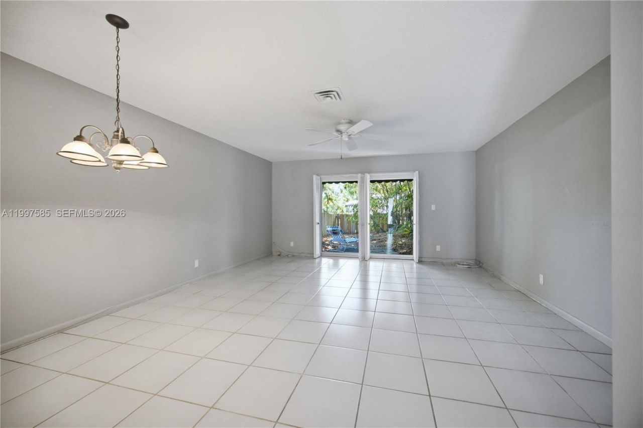 690 SE 23rd Ave, Unit 4, Pompano Beach, FL 33062 Photo
