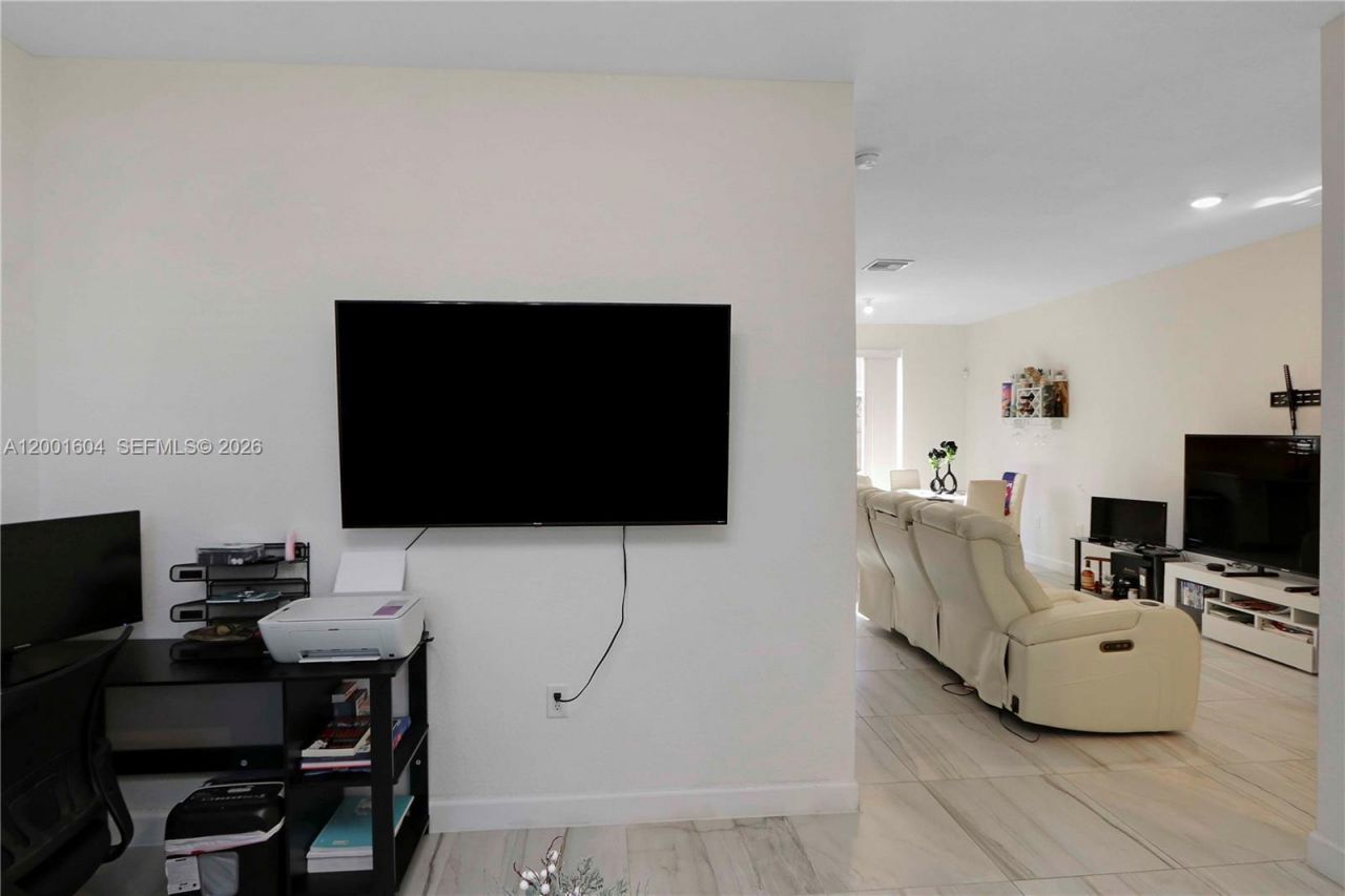 2432 SE 10th Ct, Unit ., Homestead, FL 33035 Photo