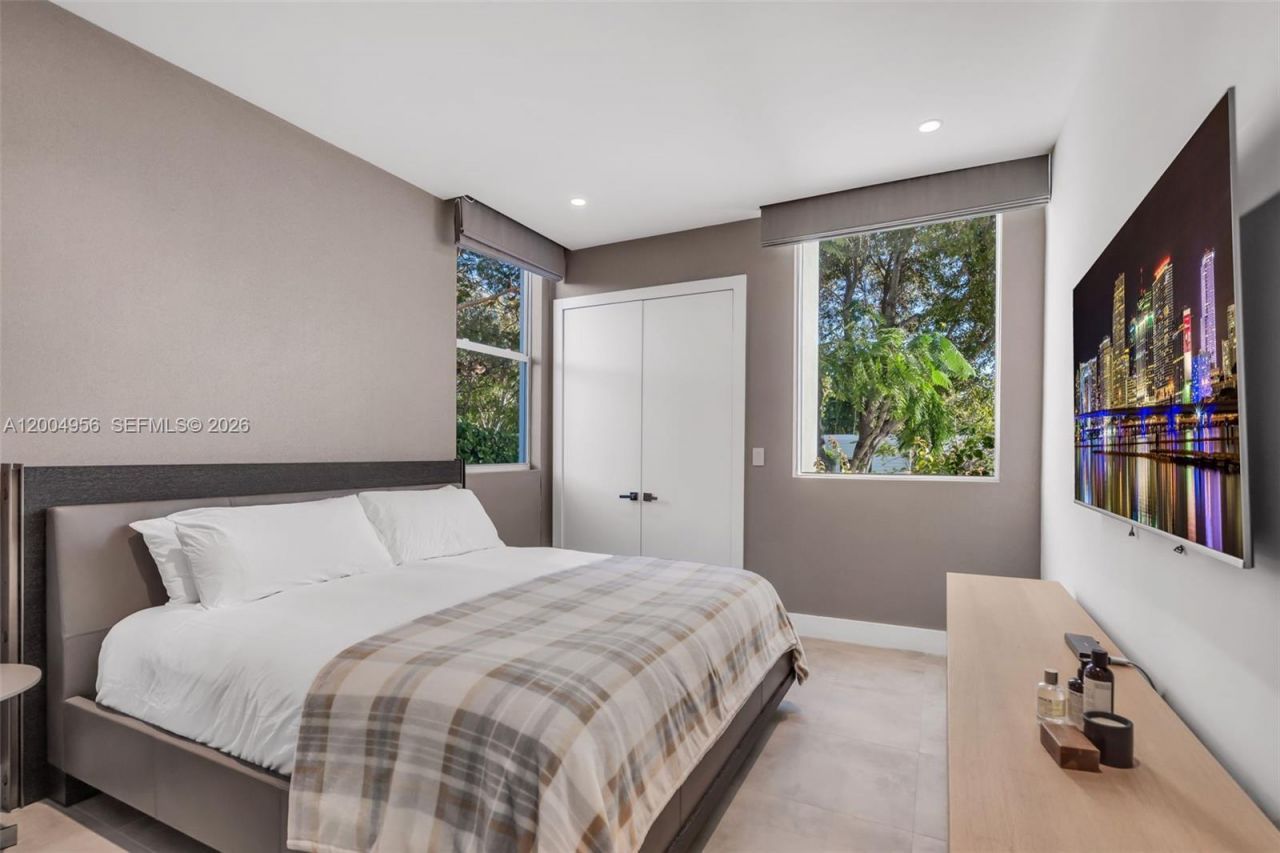 285 W Mashta Dr, Key Biscayne, FL 33149 Photo