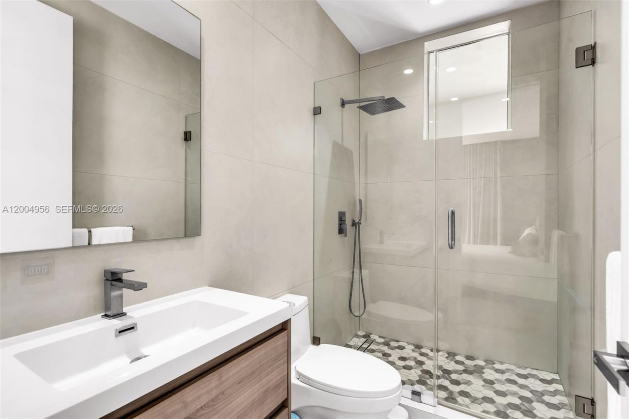 285 W Mashta Dr, Key Biscayne, FL 33149 Photo