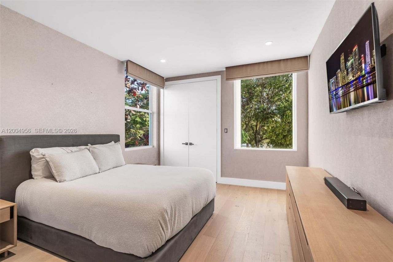 285 W Mashta Dr, Key Biscayne, FL 33149 Photo