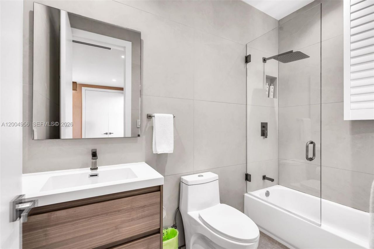 285 W Mashta Dr, Key Biscayne, FL 33149 Photo