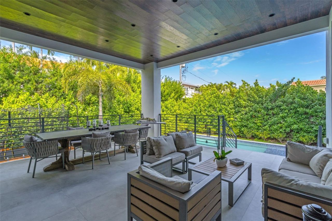 285 W Mashta Dr, Key Biscayne, FL 33149 Photo