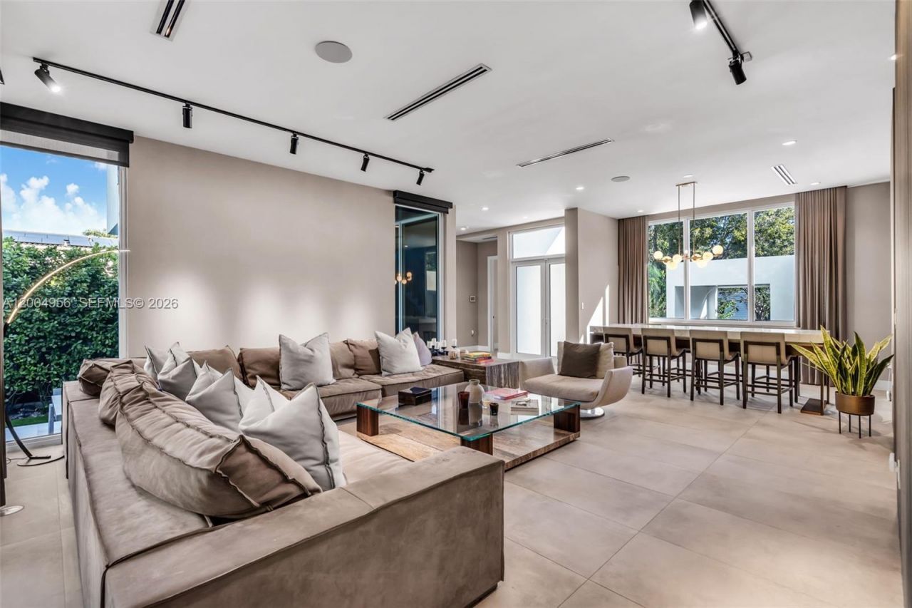 285 W Mashta Dr, Key Biscayne, FL 33149 Photo