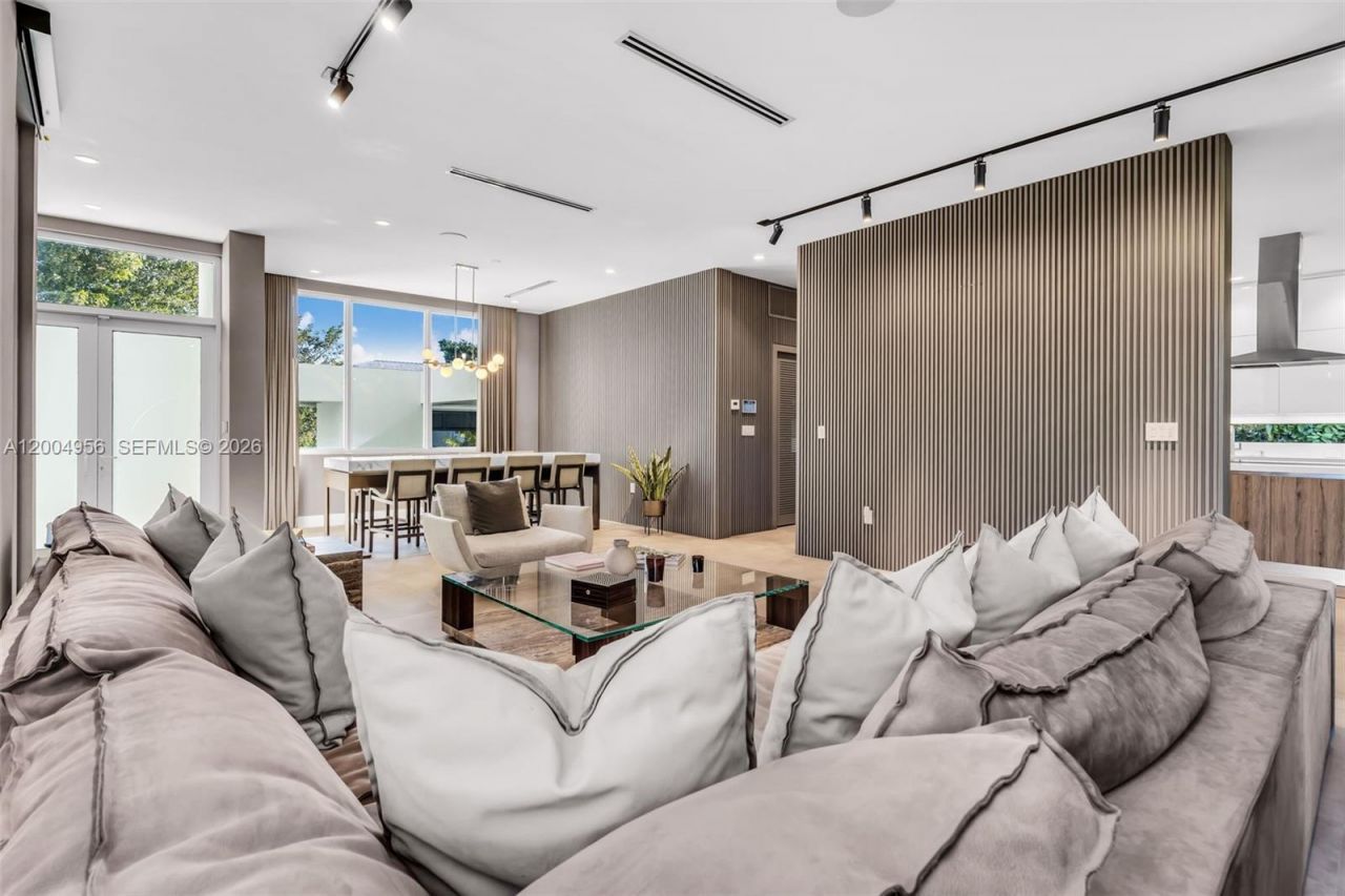 285 W Mashta Dr, Key Biscayne, FL 33149 Photo