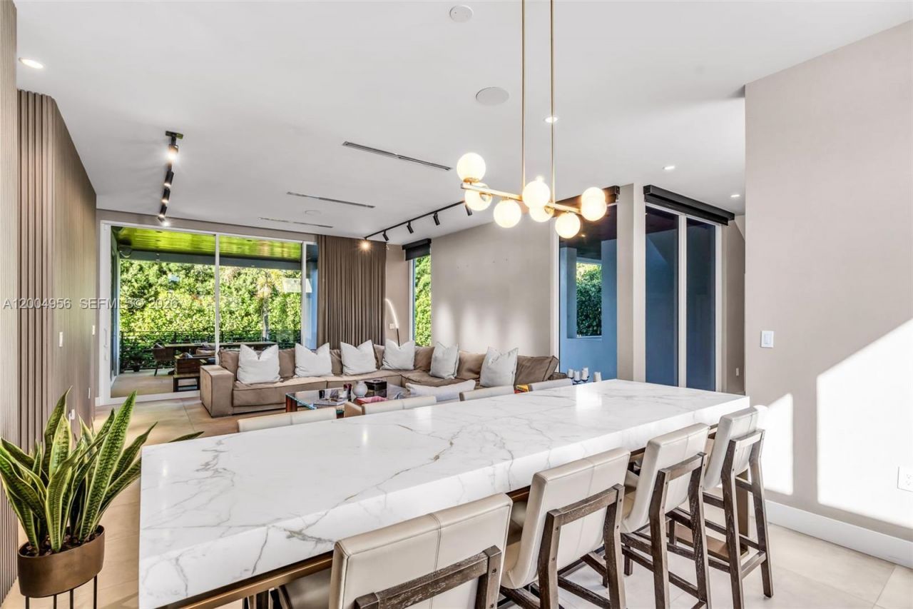 285 W Mashta Dr, Key Biscayne, FL 33149 Photo