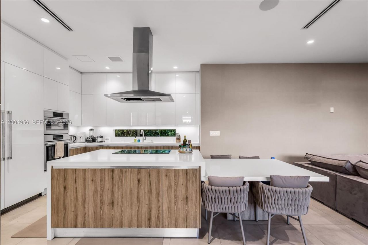 285 W Mashta Dr, Key Biscayne, FL 33149 Photo