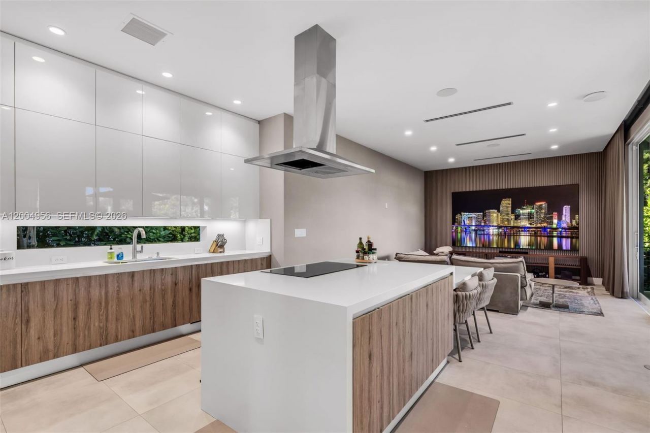 285 W Mashta Dr, Key Biscayne, FL 33149 Photo