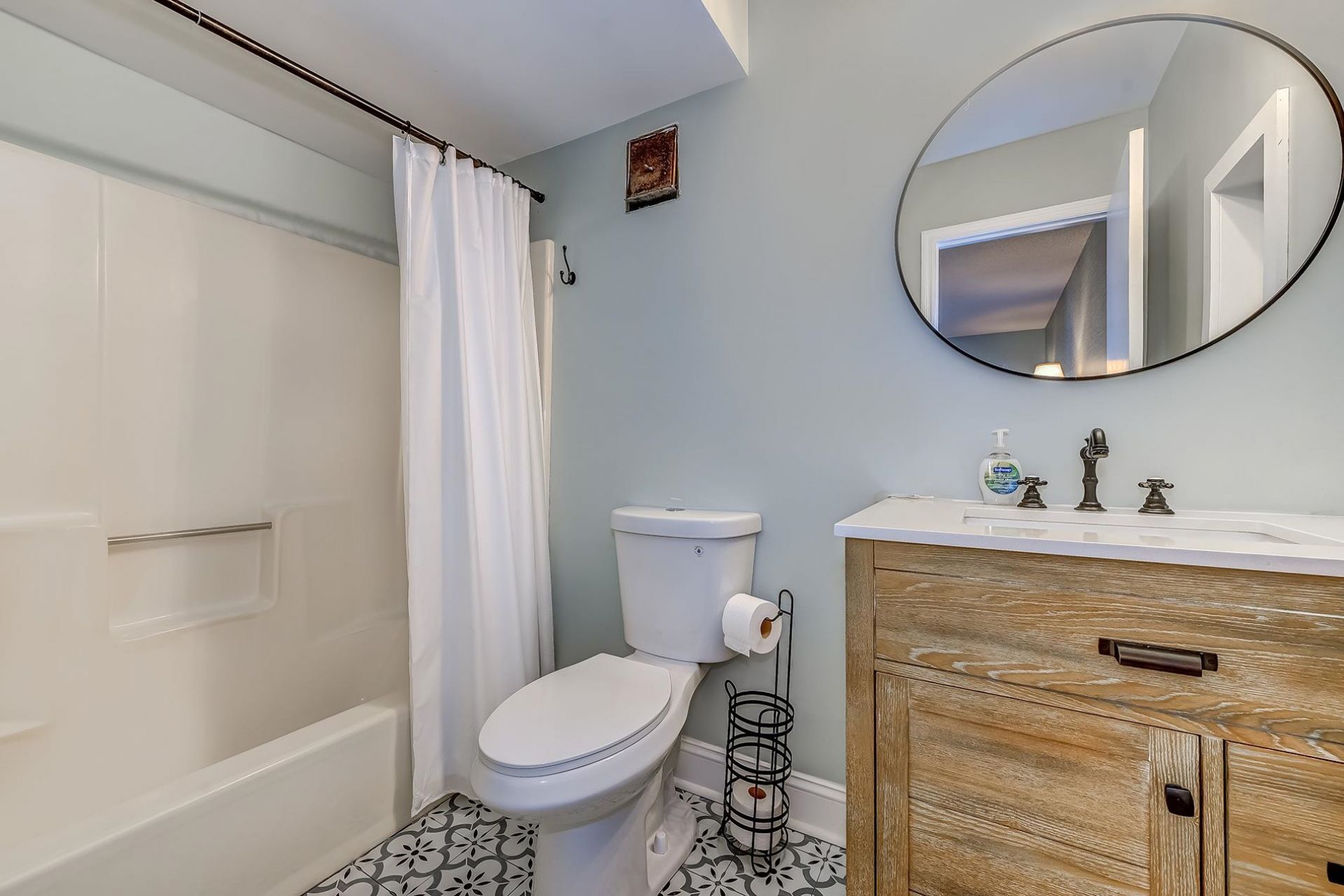 250 Maison Dr.  Photo 22