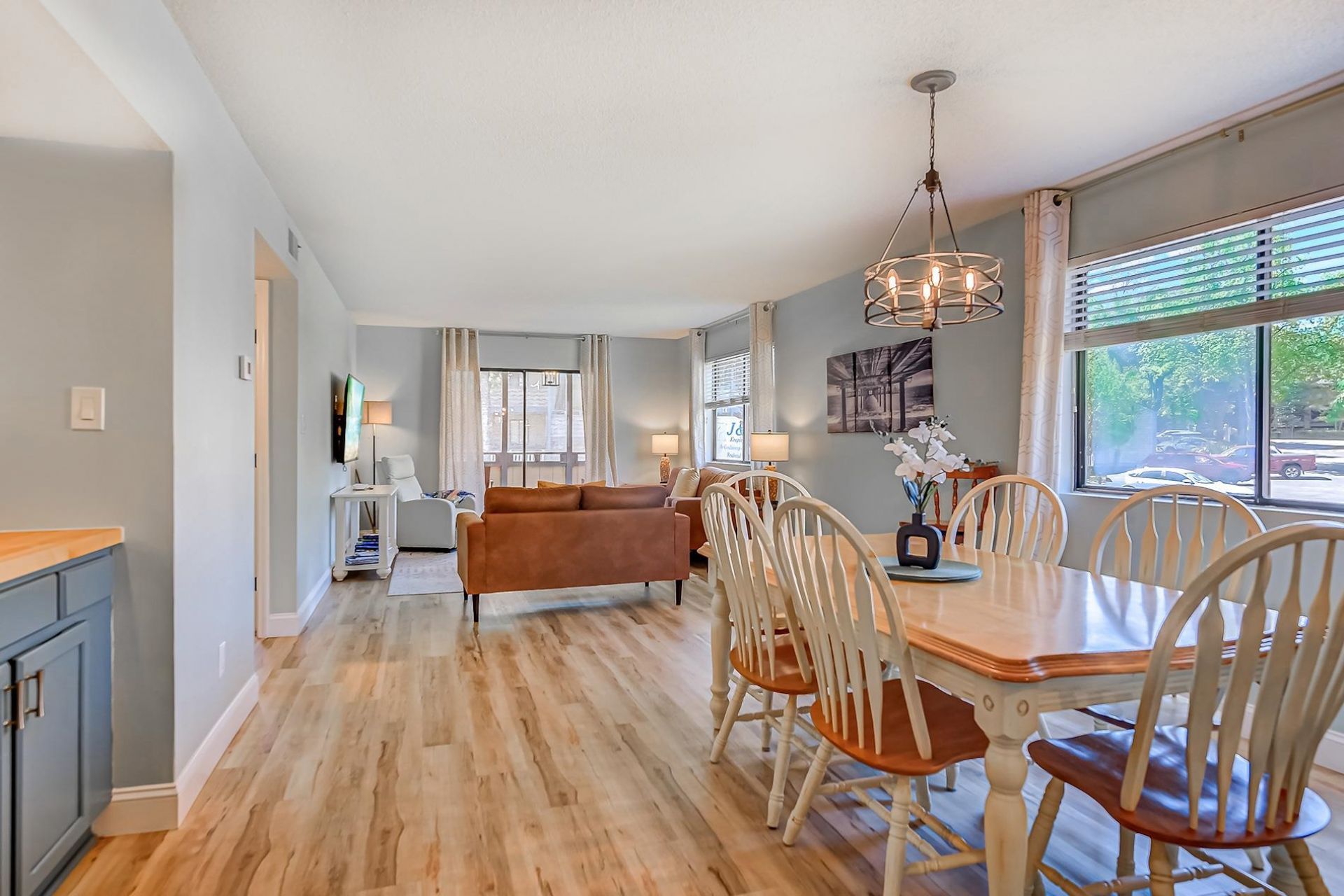 250 Maison Dr.  Photo 4