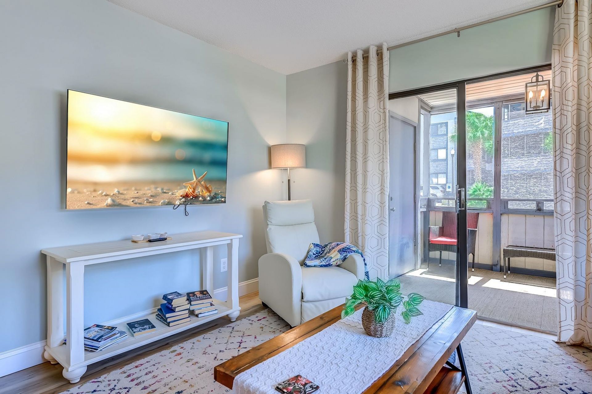 250 Maison Dr.  Photo 9