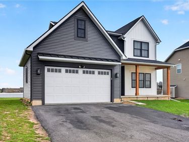 8799 Dell Center Drive , Liverpool, NY 13090