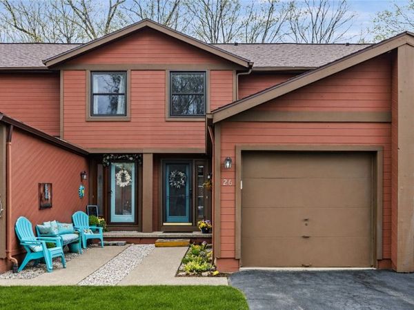 26 Broxbourne Drive , Fairport, NY 14450