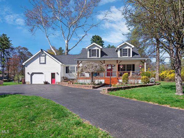 531 Delaware Avenue, Delmar, NY 12054