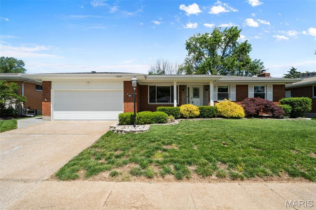 657 Damascus Drive, Saint Louis, MO 63125 Main Photo