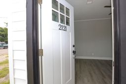 2121 Cosgrove Avenue photo 4